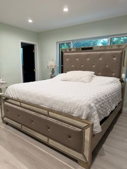 King mirrored bedroom set