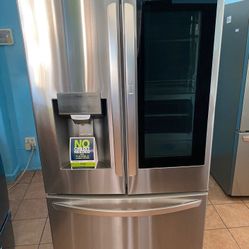 LG Refrigerator With Instaview U9J