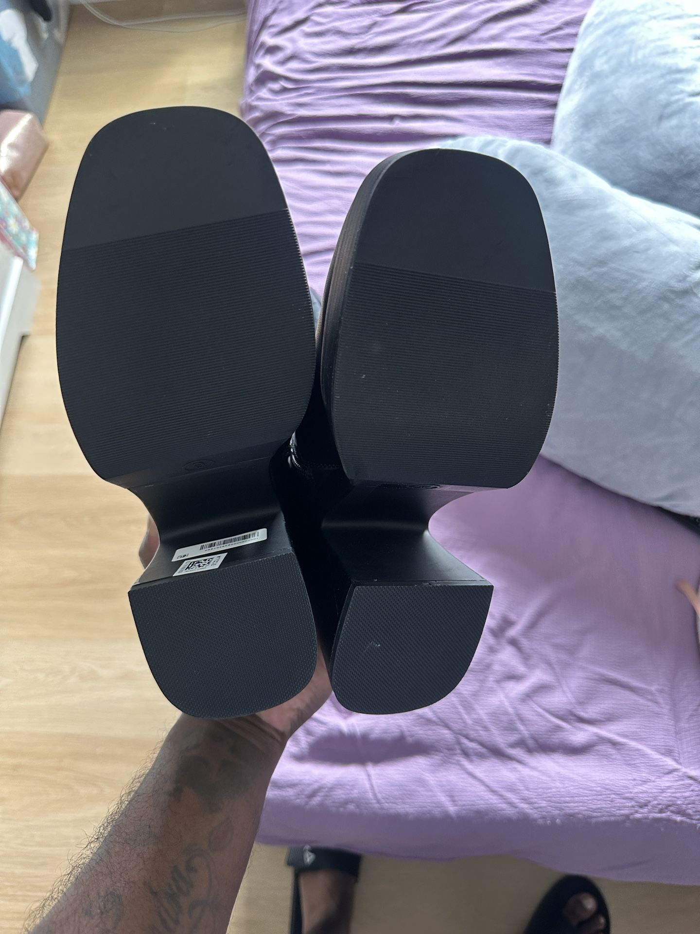 Women Black Boots