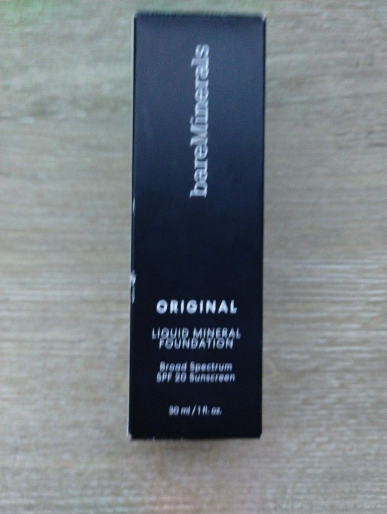BareMinerals Original Liquid Mineral Foundation Fairy Light 03