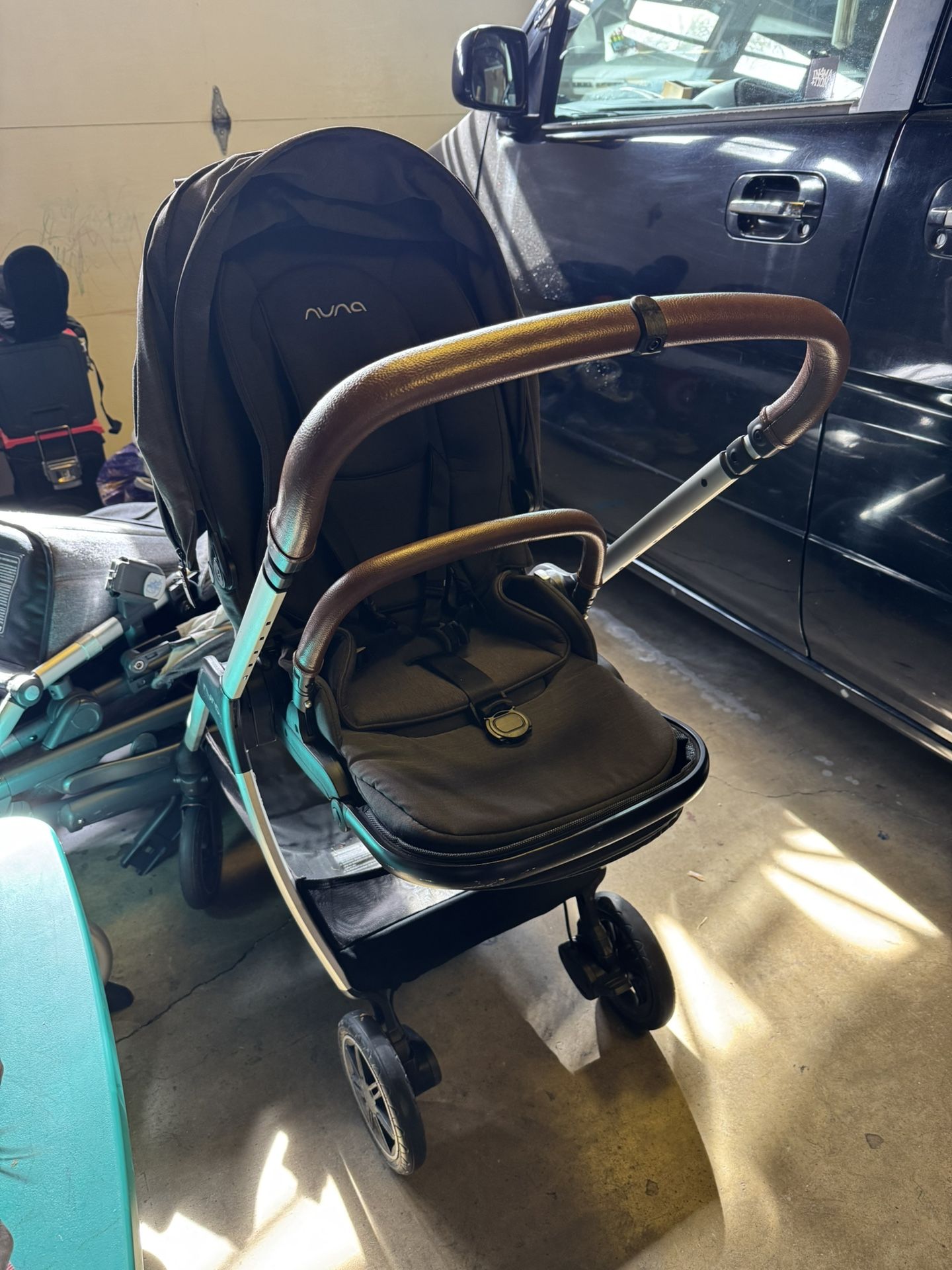 NUNA TRIV BABY STROLLER