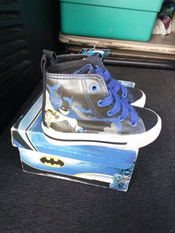 Toddler Boy Hi-Top Shoes Batman Size 6