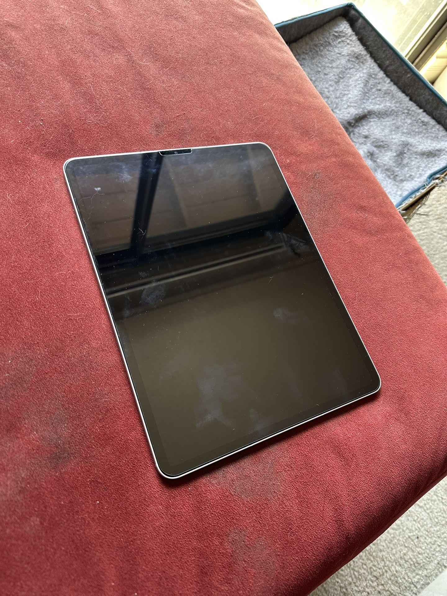 12.9 Ipad Pro Brand new with Box 256g + Cell