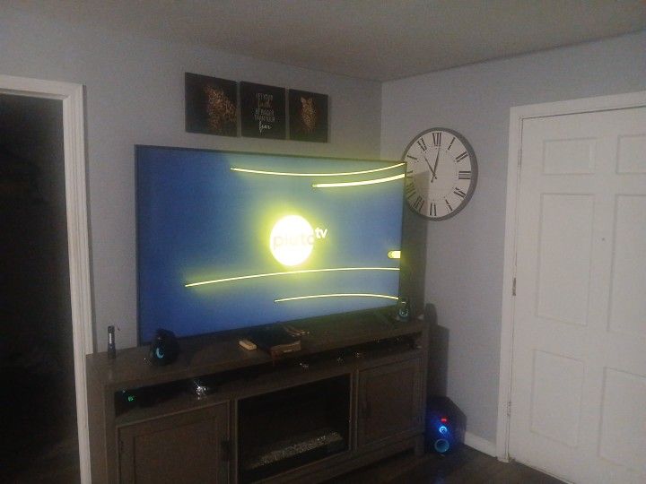 LG. TV 70 INCH