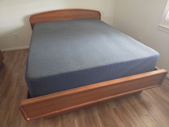 Scandinavian Design Queen Bed with Drawers, Mattress and Dresser