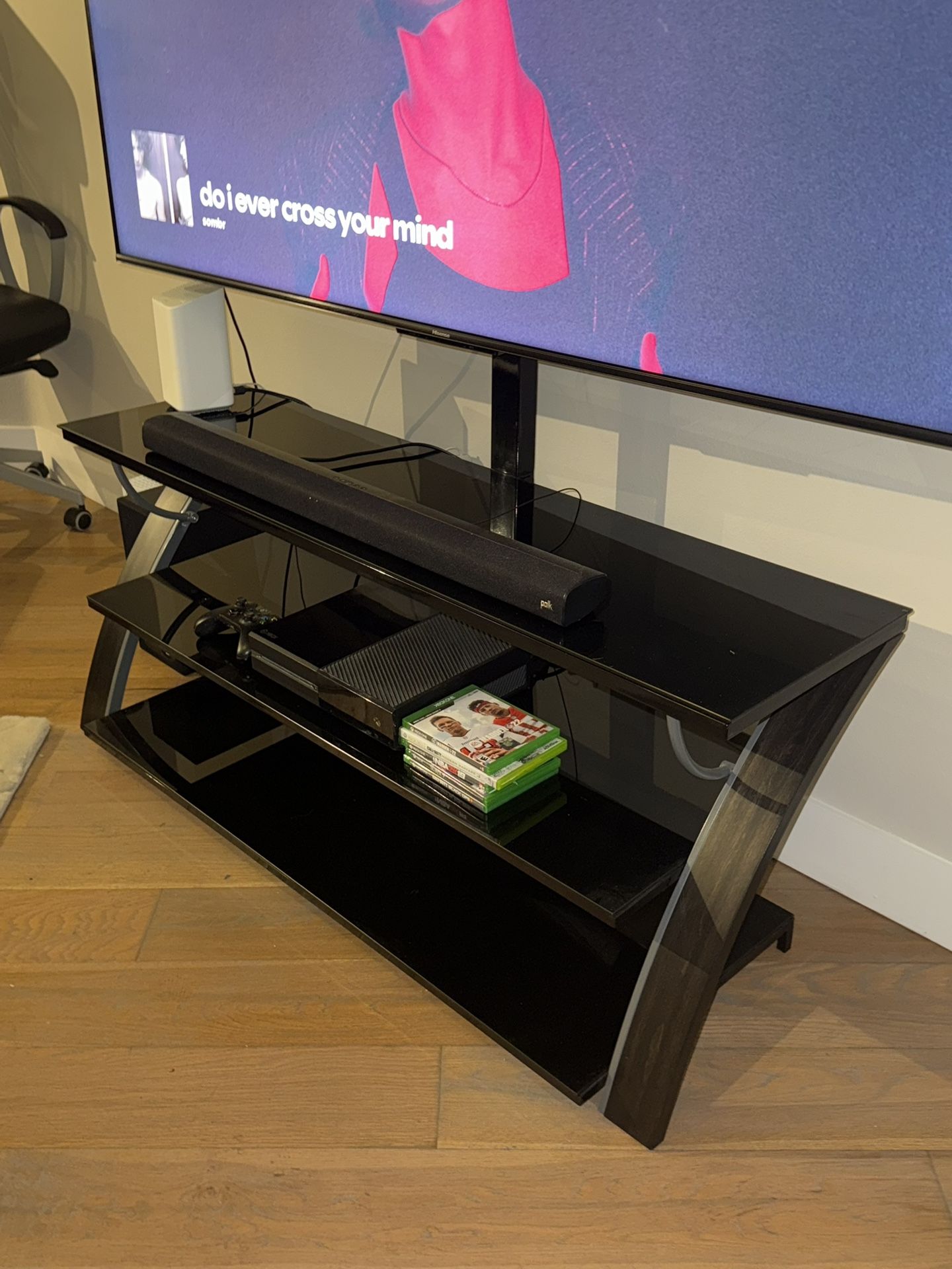 TV Stand With Mount