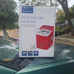 Insignia Portable Ice Macker Red