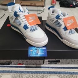 Jordan 4 Military Blue 9.5US, 6.5Y