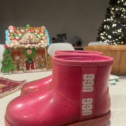 UGGs Girls Boots Water Proof And Cozy