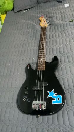 Harmony bass guitar