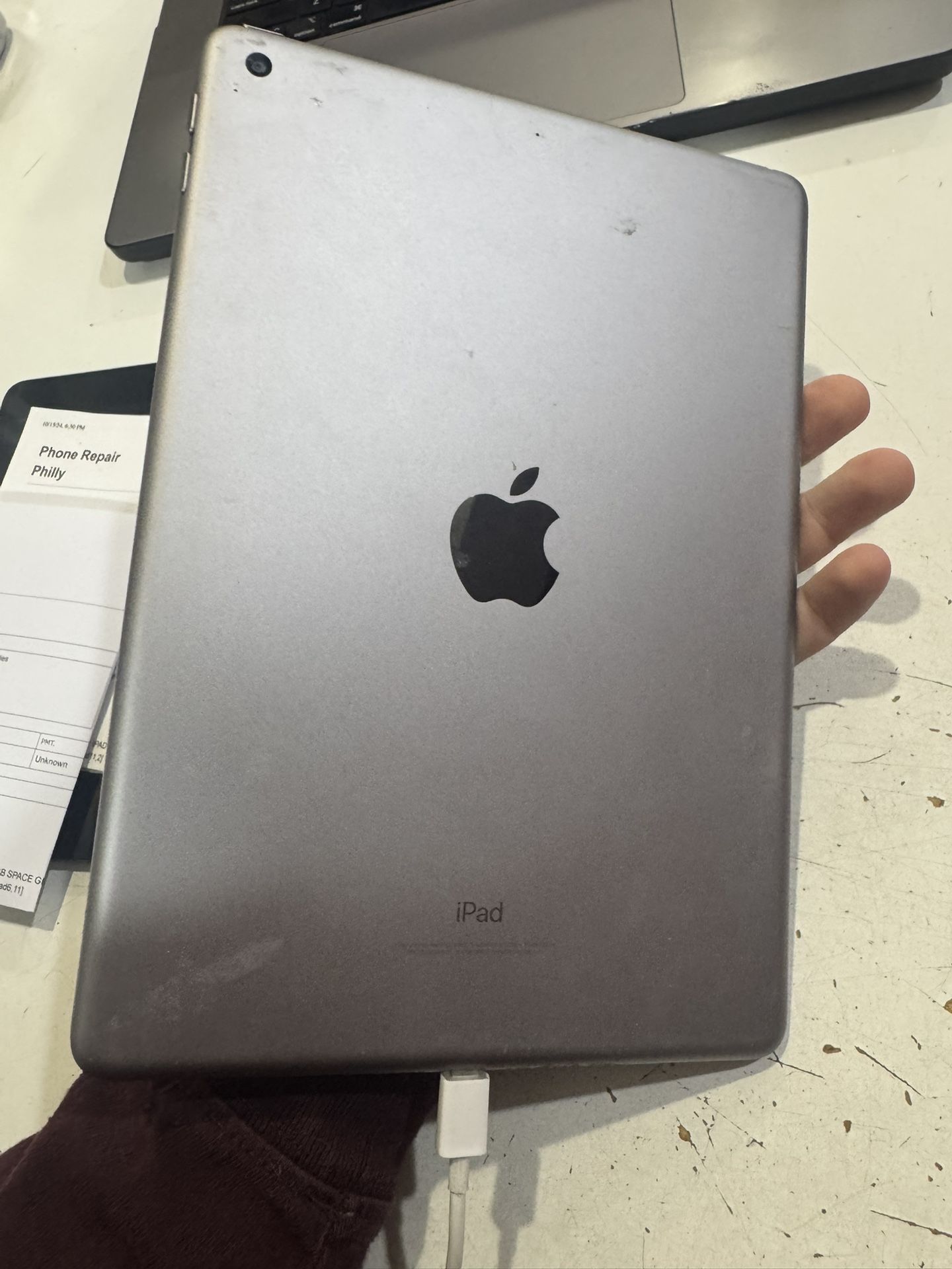 Apple iPad 5th Gen Black 64GB WIFI + cellular Used