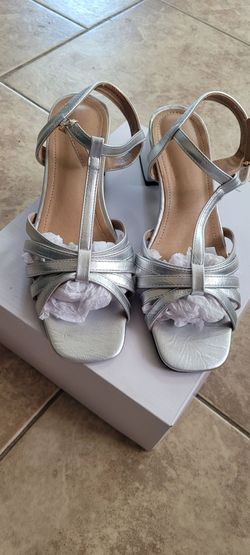 Silver heel