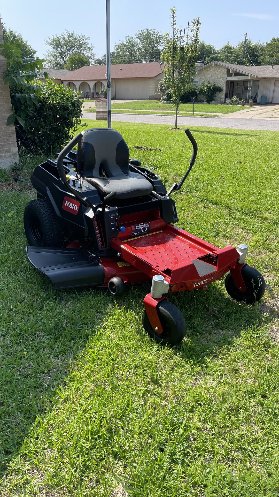 nEW 42" Toro TimeCutter 22.5 Hp Zero-Turn Riding Mower with Smart Speed