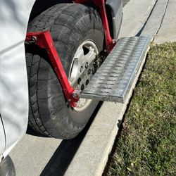 Performance Tool Non-Slip Tire Service Step