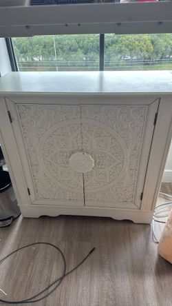 White Shelf Cabinet