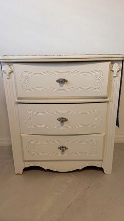 White French Provincial 3-Drawer Dresser