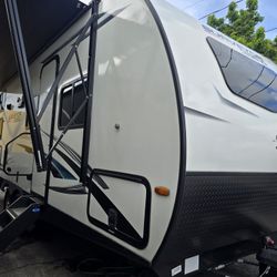 Rv Travel Trailer 2021 24 Ft $15k