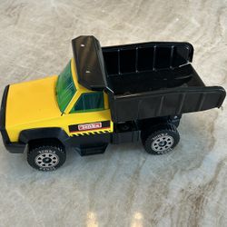 Diecast Metal Tonka Dump Truck With Operable Bed. 