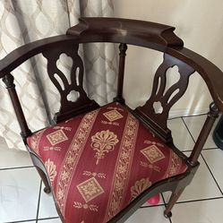 BOYLES FURNITURE  CORNER CHAIR 