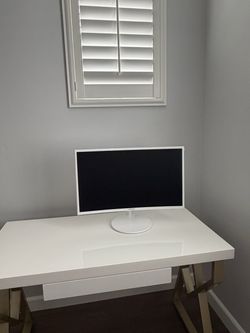 Samsung 27" Curved White Monitor
