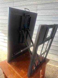 Adjustable standing desk