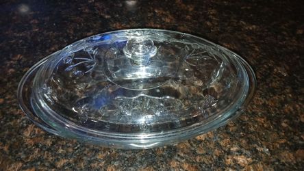 Oval serving bowl
