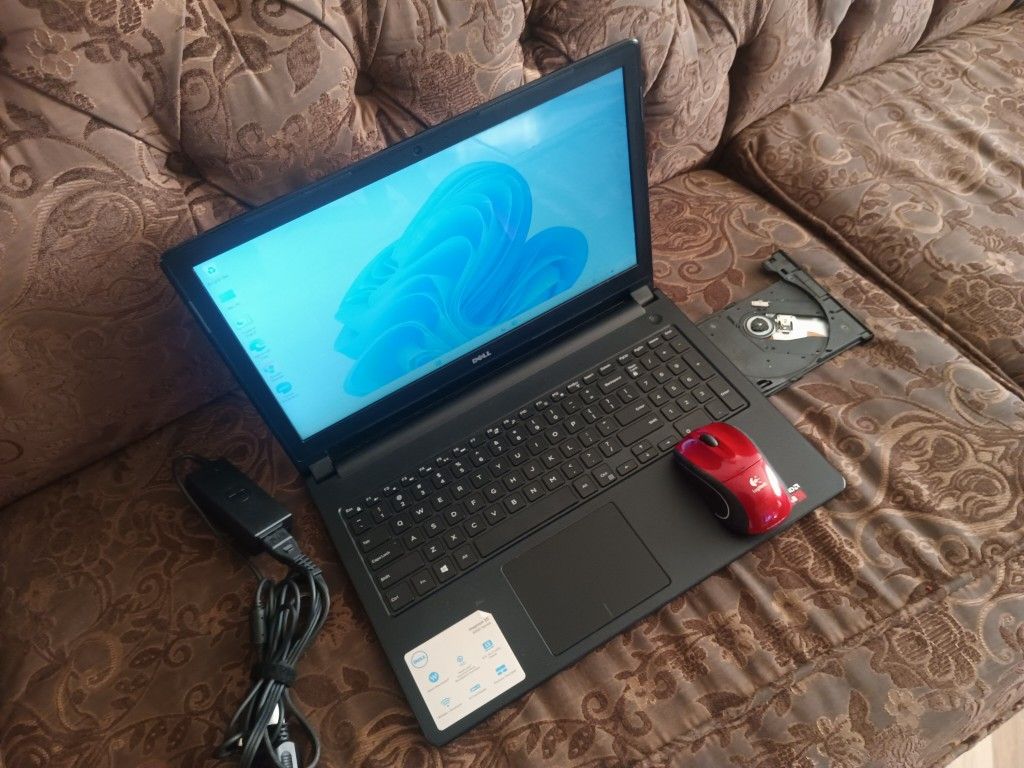 Laptop Dell Inspiron 5555-AMD-A8-12gb Ram -128gb HD SSD Solid-go-od For Stud-ents.