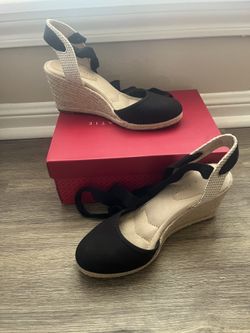 Women’s shoes