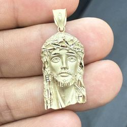 10kt Real Gold Jesus Pendant 