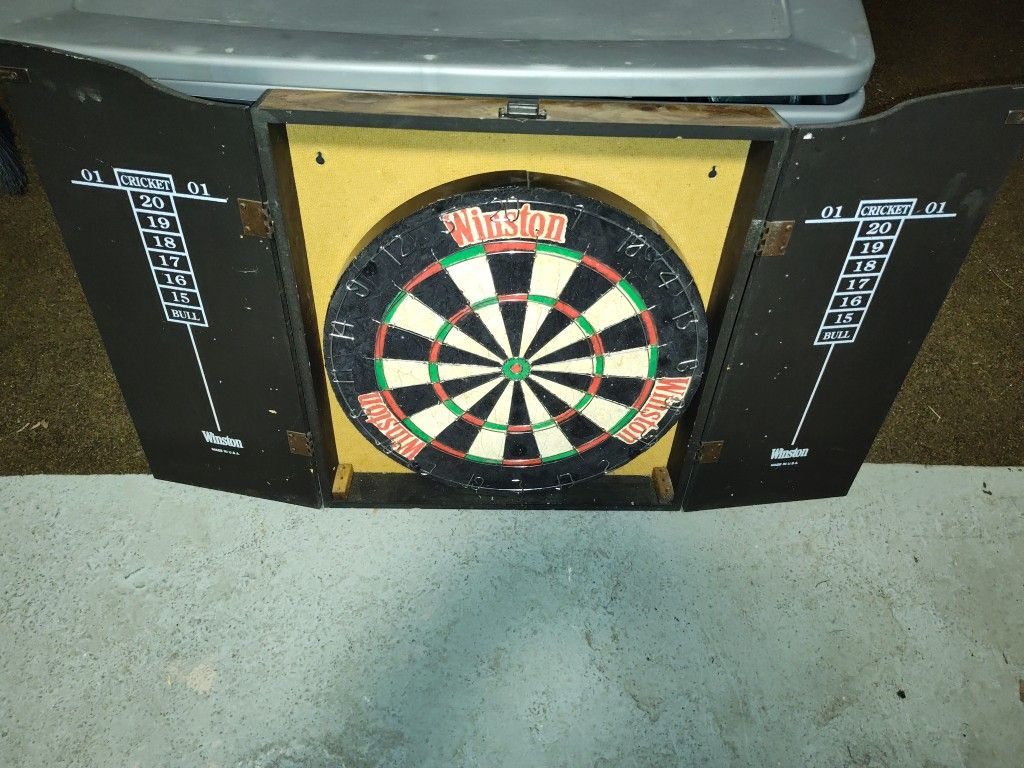 Winston Dartboard And Case