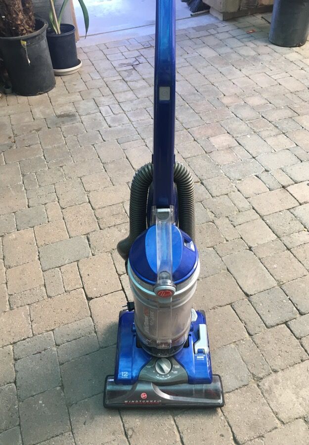 Blue Windtunnel suction Vacuum