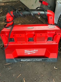 Milwaukee M18 Packout Rapid Charging Station