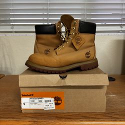 Size 9 Pre-Owned - Timberland Classic Premium 6in Boot Wheat Nubuck 10061