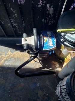 Magnum D6 paint sprayer