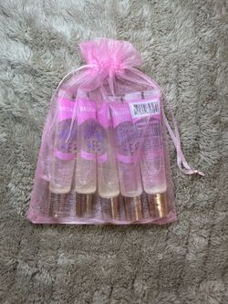 Lip gloss vitamin E