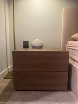 Set of 2 nightstands