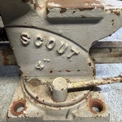 Vintage Scout 4" Swivel Base Bench Vise with Anvil 