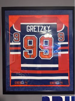 Wayne Gretzky Autographed Jersey