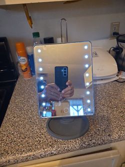 Beauty Light Up Mirror
