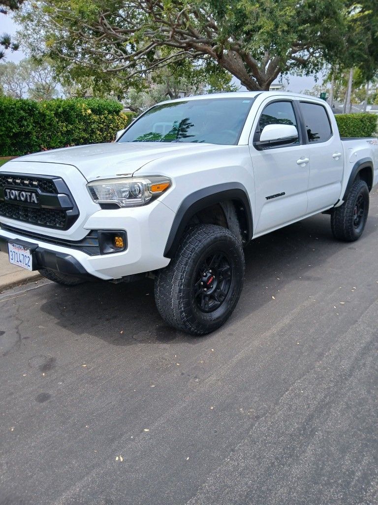 2017 Toyota Tacoma
