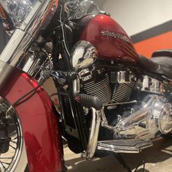 2018 Harley Davidson FLDE deluxe