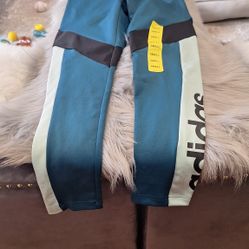 NEW ADIDAS  LEGGINGS  SIZE SMALL  $10