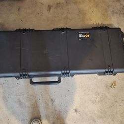 Pelican iM3300 Storm Rifle Case – Hard Case with Foam