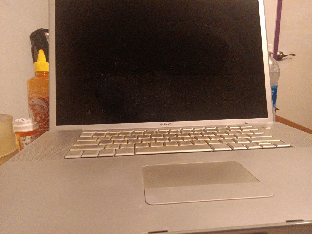 MacBook 17"