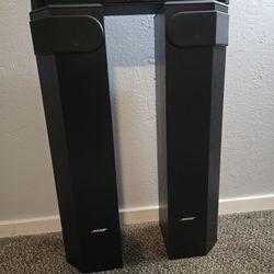 Bose 501v Tower Speakers & VCS-10 Center Channel 