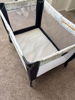 Graco play pen and mattress