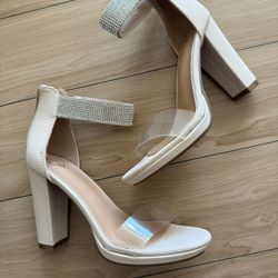 Nude Windsor Heels size 6.5