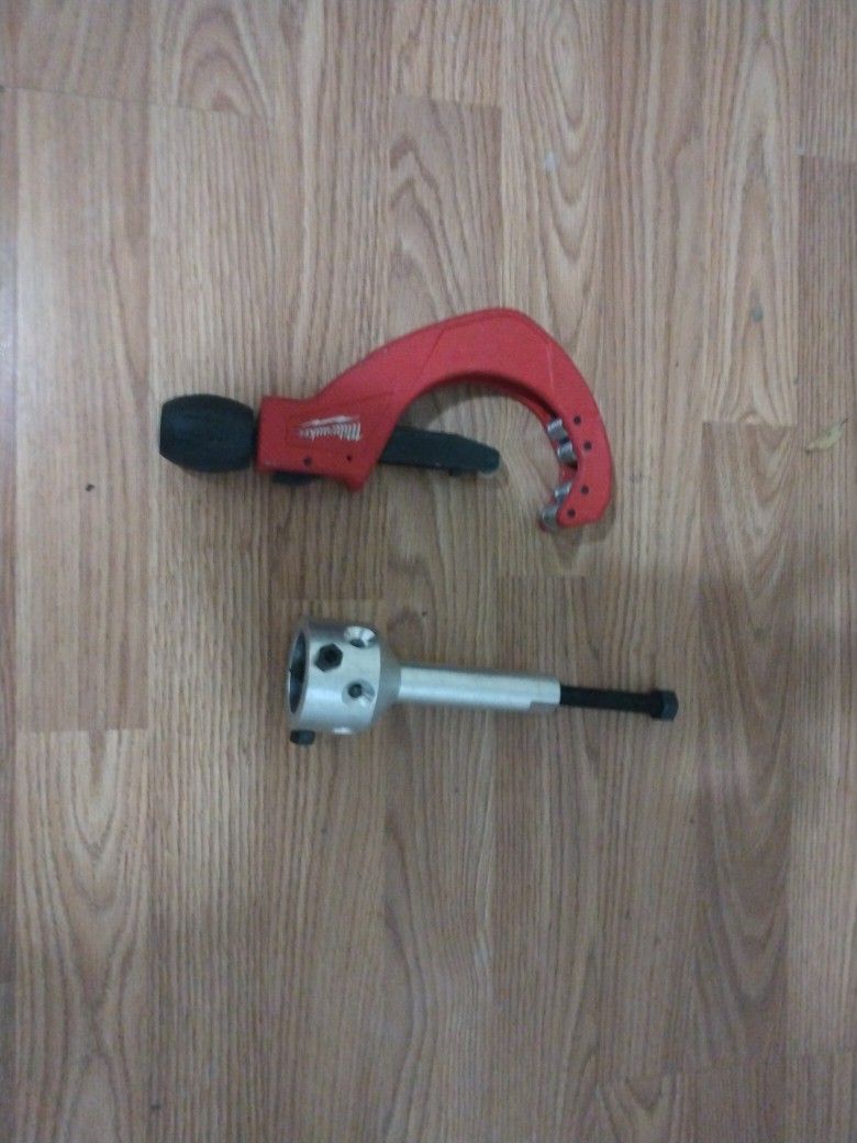 Milwaukee 3 5/8 " And Fan Blade Puller