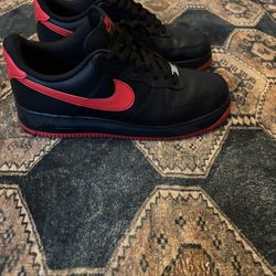 Size 12 Air Force 1’s read DESCRIPTION