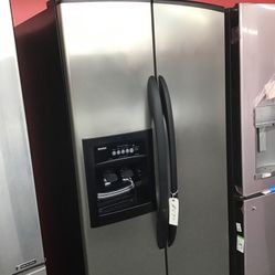 Kenmore 25 Cu Ft Black And Stainless Steel Side By Side Fridge. 1 year Warranty 
